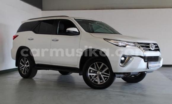 Buy Used Toyota Fortuner White Car in Beitbridge in Matabeleland South Buy Used Toyota Fortuner White Car in Beitbridge in Matabeleland South