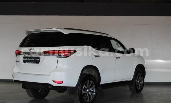 Buy Used Toyota Fortuner White Car in Beitbridge in Matabeleland South Buy Used Toyota Fortuner White Car in Beitbridge in Matabeleland South