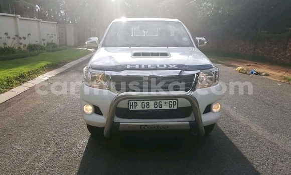 Nunua Ilio tumika Toyota Hilux Nyeupe Gari ndani ya Beitbridge nchini Matabeleland Kusini Nunua Ilio tumika Toyota Hilux Nyeupe Gari ndani ya Beitbridge nchini Matabeleland Kusini
