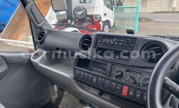 Acheter Occasion Voiture Toyota Hiace Blanc à Beitbridge, Matabeleland South Acheter Occasion Voiture Toyota Hiace Blanc à Beitbridge, Matabeleland South