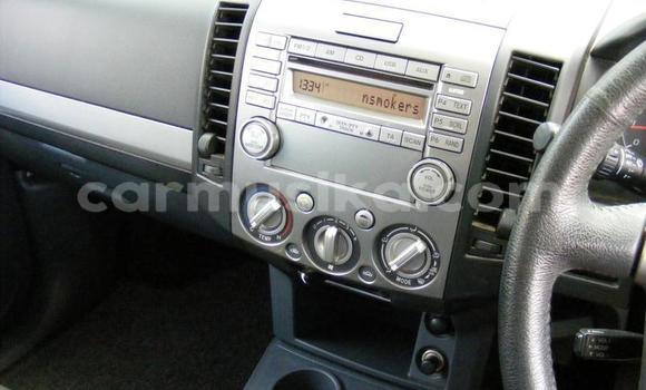 Acheter Occasion Voiture Ford Everest Blanc à Borrowdale, Harare Acheter Occasion Voiture Ford Everest Blanc à Borrowdale, Harare