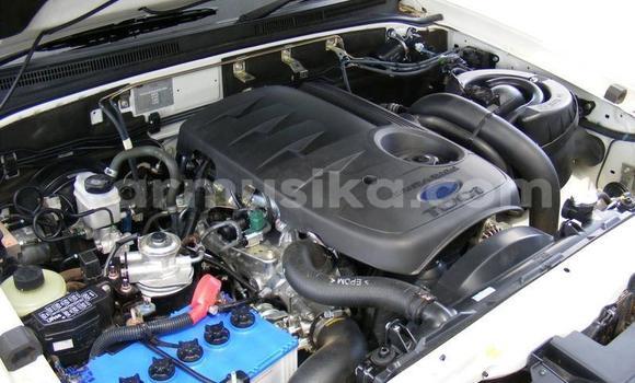 Acheter Occasion Voiture Ford Everest Blanc à Borrowdale, Harare Acheter Occasion Voiture Ford Everest Blanc à Borrowdale, Harare