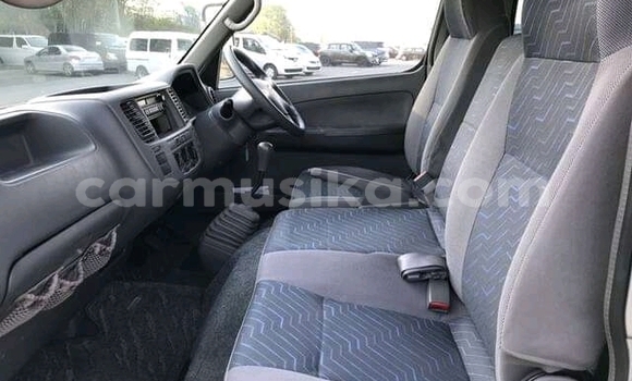 Nunua Ilio tumika Nissan Caravan Fedha Gari ndani ya Beitbridge nchini Matabeleland Kusini Nunua Ilio tumika Nissan Caravan Fedha Gari ndani ya Beitbridge nchini Matabeleland Kusini