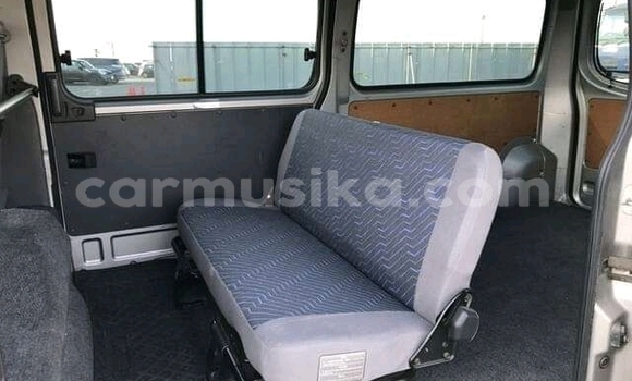 Nunua Ilio tumika Nissan Caravan Fedha Gari ndani ya Beitbridge nchini Matabeleland Kusini Nunua Ilio tumika Nissan Caravan Fedha Gari ndani ya Beitbridge nchini Matabeleland Kusini