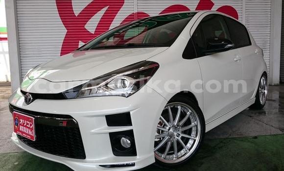 Buy Used Toyota Vitz White Car in Beitbridge in Matabeleland South Buy Used Toyota Vitz White Car in Beitbridge in Matabeleland South