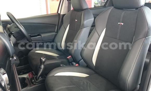 Nunua Ilio tumika Toyota Vitz Nyeupe Gari ndani ya Beitbridge nchini Matabeleland Kusini Nunua Ilio tumika Toyota Vitz Nyeupe Gari ndani ya Beitbridge nchini Matabeleland Kusini