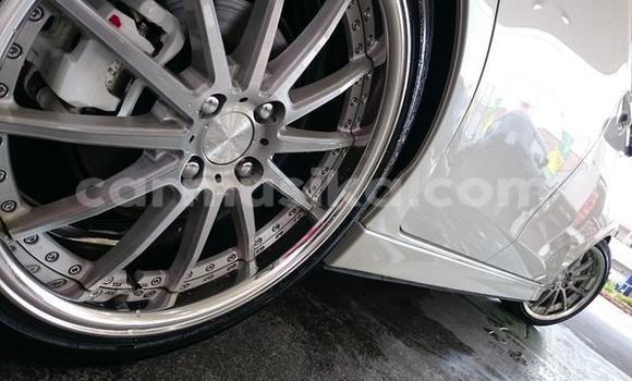 Nunua Ilio tumika Toyota Vitz Nyeupe Gari ndani ya Beitbridge nchini Matabeleland Kusini Nunua Ilio tumika Toyota Vitz Nyeupe Gari ndani ya Beitbridge nchini Matabeleland Kusini