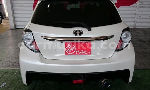 Nunua Ilio tumika Toyota Vitz Nyeupe Gari ndani ya Beitbridge nchini Matabeleland Kusini Nunua Ilio tumika Toyota Vitz Nyeupe Gari ndani ya Beitbridge nchini Matabeleland Kusini