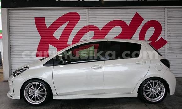 Nunua Ilio tumika Toyota Vitz Nyeupe Gari ndani ya Beitbridge nchini Matabeleland Kusini Nunua Ilio tumika Toyota Vitz Nyeupe Gari ndani ya Beitbridge nchini Matabeleland Kusini