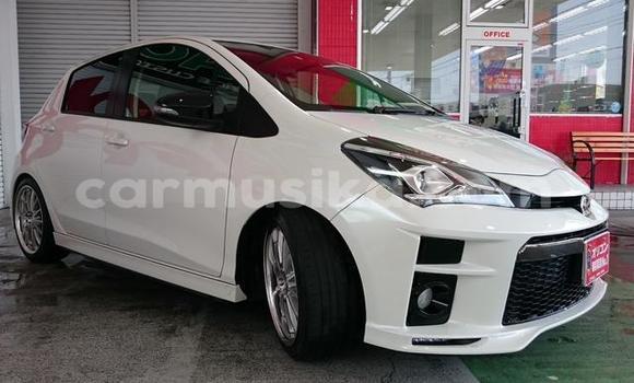 Nunua Ilio tumika Toyota Vitz Nyeupe Gari ndani ya Beitbridge nchini Matabeleland Kusini Nunua Ilio tumika Toyota Vitz Nyeupe Gari ndani ya Beitbridge nchini Matabeleland Kusini