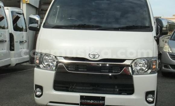 Nunua Ilio tumika Toyota Hiace Nyeupe Gari ndani ya Beitbridge nchini Matabeleland Kusini Nunua Ilio tumika Toyota Hiace Nyeupe Gari ndani ya Beitbridge nchini Matabeleland Kusini