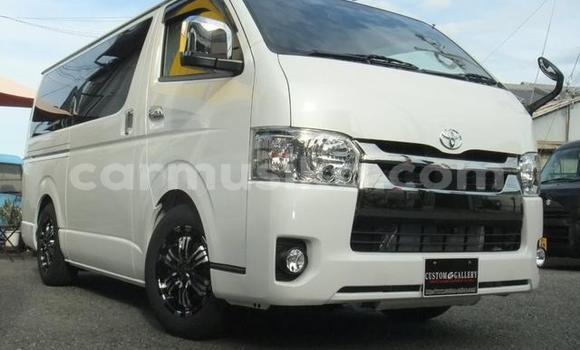 Nunua Ilio tumika Toyota Hiace Nyeupe Gari ndani ya Beitbridge nchini Matabeleland Kusini Nunua Ilio tumika Toyota Hiace Nyeupe Gari ndani ya Beitbridge nchini Matabeleland Kusini