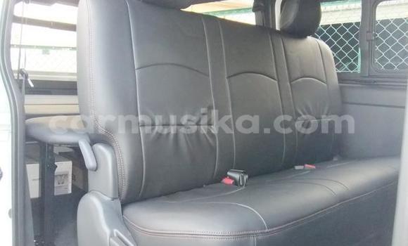 Nunua Ilio tumika Toyota Hiace Nyeupe Gari ndani ya Beitbridge nchini Matabeleland Kusini Nunua Ilio tumika Toyota Hiace Nyeupe Gari ndani ya Beitbridge nchini Matabeleland Kusini