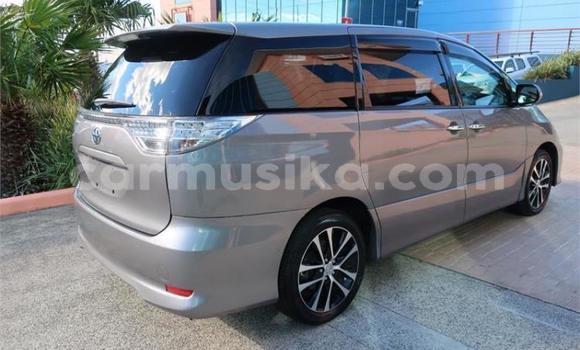 Buy Used Toyota Estima White Car in Beitbridge in Matabeleland South Buy Used Toyota Estima White Car in Beitbridge in Matabeleland South