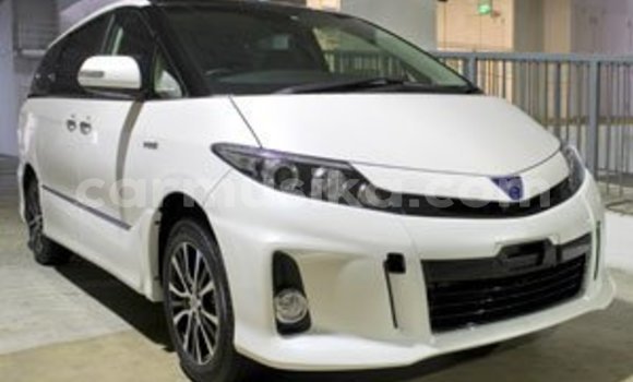 Buy Used Toyota Estima White Car in Beitbridge in Matabeleland South