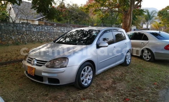 Nunua Ilio tumika Volkswagen Golf Fedha Gari ndani ya Alexandra Park nchini Harare