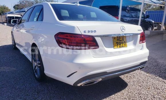 Acheter Occasion Voiture Mercedes‒Benz E–Class Blanc à Alexandra Park, Harare Acheter Occasion Voiture Mercedes‒Benz E–Class Blanc à Alexandra Park, Harare
