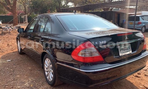 Acheter Occasion Voiture Mercedes‒Benz E–Class Noir à Harare, Harare Acheter Occasion Voiture Mercedes‒Benz E–Class Noir à Harare, Harare