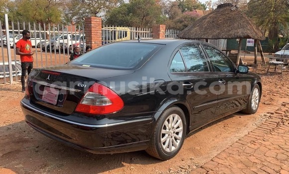 Acheter Occasion Voiture Mercedes‒Benz E–Class Noir à Harare, Harare Acheter Occasion Voiture Mercedes‒Benz E–Class Noir à Harare, Harare