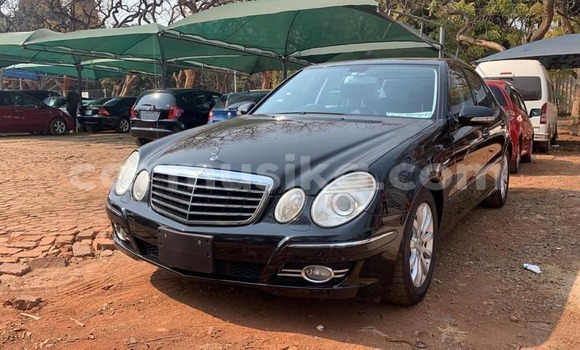 Acheter Occasion Voiture Mercedes‒Benz E–Class Noir à Harare, Harare Acheter Occasion Voiture Mercedes‒Benz E–Class Noir à Harare, Harare