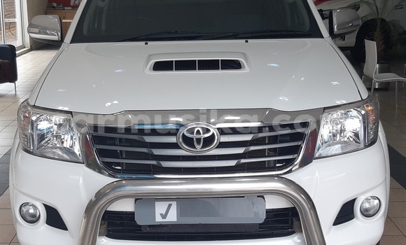 Tenga Tsaru Toyota Hilux Chena Mota in Beitbridge in Matabeleland South Tenga Tsaru Toyota Hilux Chena Mota in Beitbridge in Matabeleland South