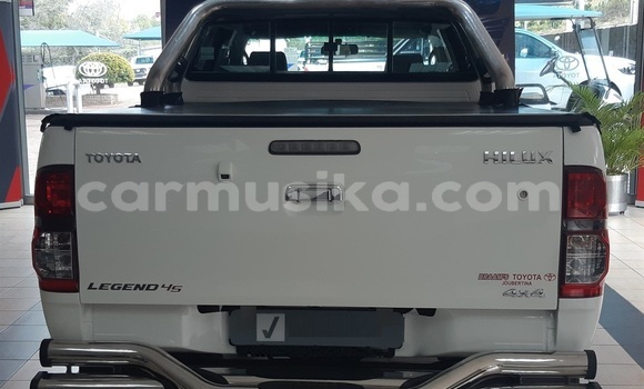 Tenga Tsaru Toyota Hilux Chena Mota in Beitbridge in Matabeleland South Tenga Tsaru Toyota Hilux Chena Mota in Beitbridge in Matabeleland South