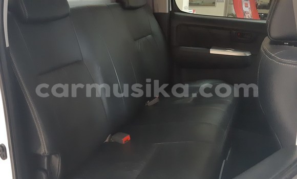 Tenga Tsaru Toyota Hilux Chena Mota in Beitbridge in Matabeleland South Tenga Tsaru Toyota Hilux Chena Mota in Beitbridge in Matabeleland South