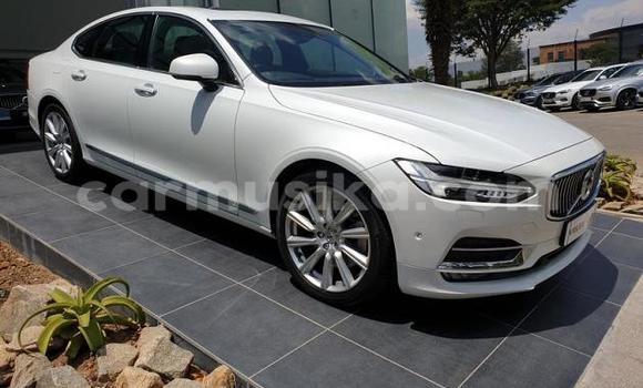 Nunua Ilio tumika Volvo S90 Nyeupe Gari ndani ya Beitbridge nchini Matabeleland Kusini Nunua Ilio tumika Volvo S90 Nyeupe Gari ndani ya Beitbridge nchini Matabeleland Kusini