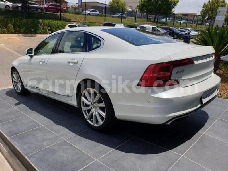 Big with watermark volvo s90 matabeleland south beitbridge 15860