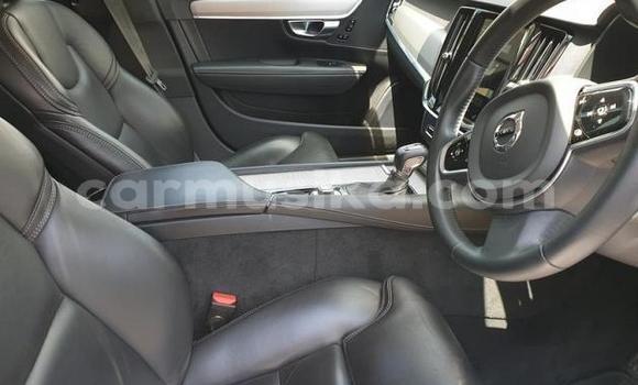 Nunua Ilio tumika Volvo S90 Nyeupe Gari ndani ya Beitbridge nchini Matabeleland Kusini Nunua Ilio tumika Volvo S90 Nyeupe Gari ndani ya Beitbridge nchini Matabeleland Kusini