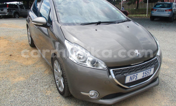 Nunua Ilio tumika Peugeot 208 Nyeupe Gari ndani ya Beitbridge nchini Matabeleland Kusini Nunua Ilio tumika Peugeot 208 Nyeupe Gari ndani ya Beitbridge nchini Matabeleland Kusini