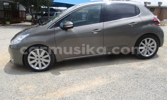 Nunua Ilio tumika Peugeot 208 Nyeupe Gari ndani ya Beitbridge nchini Matabeleland Kusini Nunua Ilio tumika Peugeot 208 Nyeupe Gari ndani ya Beitbridge nchini Matabeleland Kusini