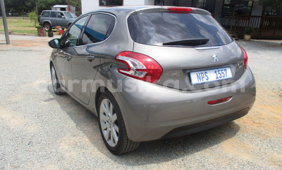 Nunua Ilio tumika Peugeot 208 Nyeupe Gari ndani ya Beitbridge nchini Matabeleland Kusini Nunua Ilio tumika Peugeot 208 Nyeupe Gari ndani ya Beitbridge nchini Matabeleland Kusini
