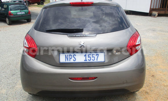 Nunua Ilio tumika Peugeot 208 Nyeupe Gari ndani ya Beitbridge nchini Matabeleland Kusini Nunua Ilio tumika Peugeot 208 Nyeupe Gari ndani ya Beitbridge nchini Matabeleland Kusini