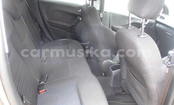 Nunua Ilio tumika Peugeot 208 Nyeupe Gari ndani ya Beitbridge nchini Matabeleland Kusini Nunua Ilio tumika Peugeot 208 Nyeupe Gari ndani ya Beitbridge nchini Matabeleland Kusini