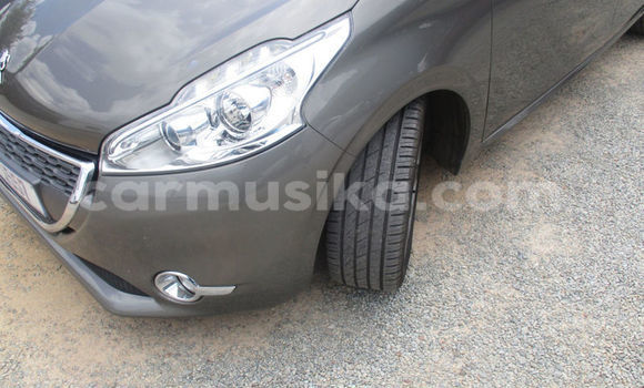 Nunua Ilio tumika Peugeot 208 Nyeupe Gari ndani ya Beitbridge nchini Matabeleland Kusini Nunua Ilio tumika Peugeot 208 Nyeupe Gari ndani ya Beitbridge nchini Matabeleland Kusini