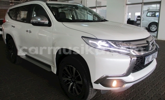 Nunua Ilio tumika Mitsubishi Pajero Sport Nyeupe Gari ndani ya Beitbridge nchini Matabeleland Kusini Nunua Ilio tumika Mitsubishi Pajero Sport Nyeupe Gari ndani ya Beitbridge nchini Matabeleland Kusini