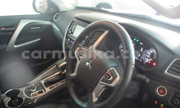 Nunua Ilio tumika Mitsubishi Pajero Sport Nyeupe Gari ndani ya Beitbridge nchini Matabeleland Kusini Nunua Ilio tumika Mitsubishi Pajero Sport Nyeupe Gari ndani ya Beitbridge nchini Matabeleland Kusini