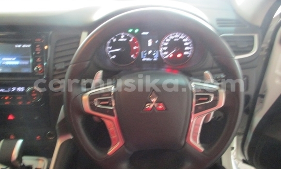 Nunua Ilio tumika Mitsubishi Pajero Sport Nyeupe Gari ndani ya Beitbridge nchini Matabeleland Kusini Nunua Ilio tumika Mitsubishi Pajero Sport Nyeupe Gari ndani ya Beitbridge nchini Matabeleland Kusini