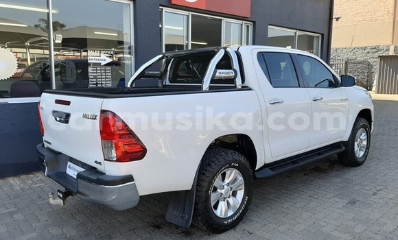 Nunua Ilio tumika Toyota Hilux Nyeupe Gari ndani ya Beitbridge nchini Matabeleland Kusini Nunua Ilio tumika Toyota Hilux Nyeupe Gari ndani ya Beitbridge nchini Matabeleland Kusini
