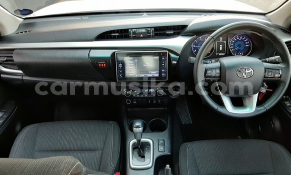 Nunua Ilio tumika Toyota Hilux Nyeupe Gari ndani ya Beitbridge nchini Matabeleland Kusini Nunua Ilio tumika Toyota Hilux Nyeupe Gari ndani ya Beitbridge nchini Matabeleland Kusini