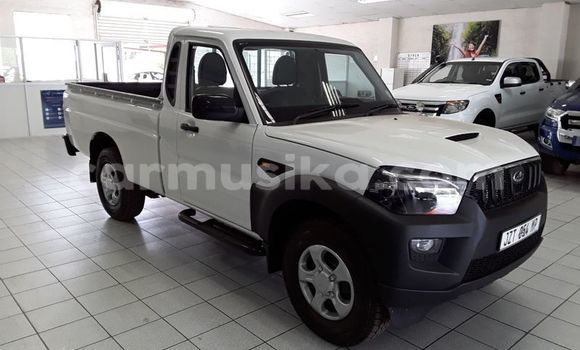 Acheter Occasion Voiture Mahindra Bolero Blanc à Beitbridge, Matabeleland South