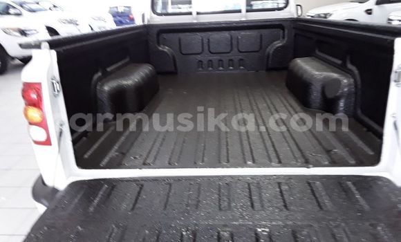 Nunua Ilio tumika Mahindra Bolero Nyeupe Gari ndani ya Beitbridge nchini Matabeleland Kusini Nunua Ilio tumika Mahindra Bolero Nyeupe Gari ndani ya Beitbridge nchini Matabeleland Kusini