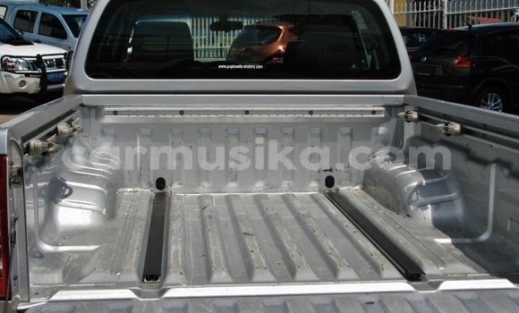 Tenga Tsaru Nissan Navara Sirivha Mota in Beitbridge in Matabeleland South Tenga Tsaru Nissan Navara Sirivha Mota in Beitbridge in Matabeleland South