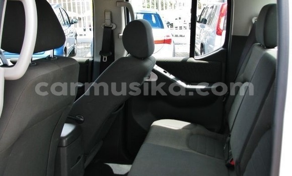 Tenga Tsaru Nissan Navara Sirivha Mota in Beitbridge in Matabeleland South Tenga Tsaru Nissan Navara Sirivha Mota in Beitbridge in Matabeleland South