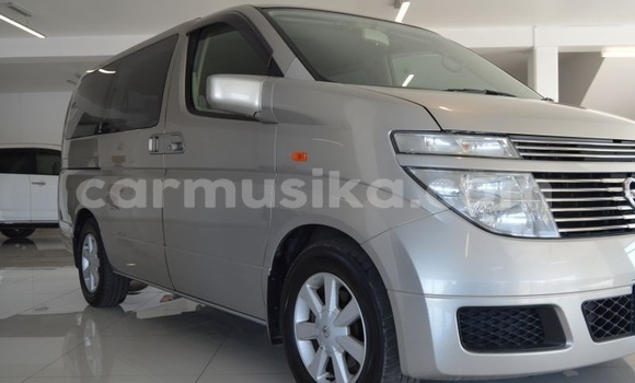 Nunua Ilio tumika Nissan Elgrand Nyeupe Gari ndani ya Beitbridge nchini Matabeleland Kusini