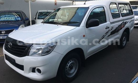 Buy Used Toyota Hilux White Car in Harare in Harare Buy Used Toyota Hilux White Car in Harare in Harare