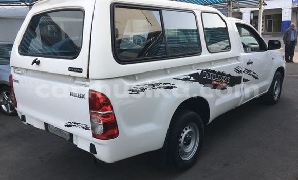 Buy Used Toyota Hilux White Car in Harare in Harare Buy Used Toyota Hilux White Car in Harare in Harare