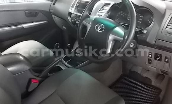 Buy Used Toyota Hilux White Car in Harare in Harare Buy Used Toyota Hilux White Car in Harare in Harare