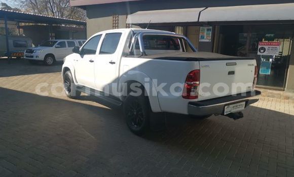 Buy Used Toyota Hilux White Car in Harare in Harare Buy Used Toyota Hilux White Car in Harare in Harare